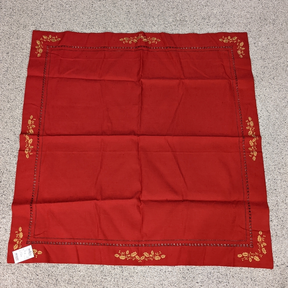 NWT Vintage Chikazawa Decorative Table Cloth